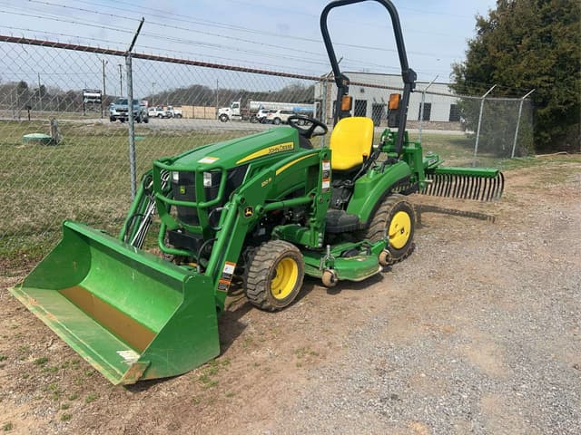Image of John Deere 1023E equipment image 3
