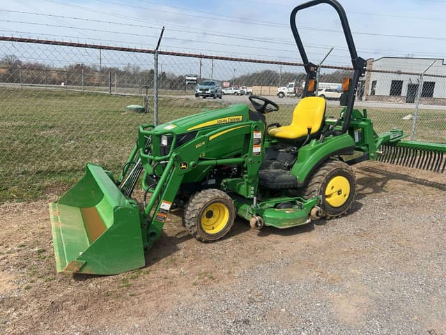Image of John Deere 1023E equipment image 2