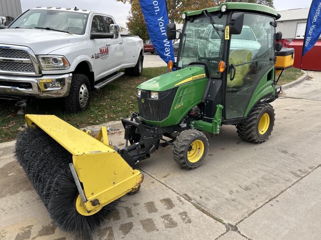 John Deere 1025R Equipment Image0