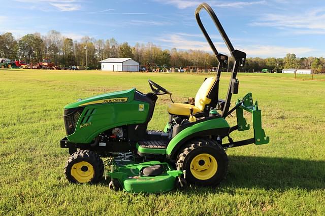 Image of John Deere 1025R equipment image 3