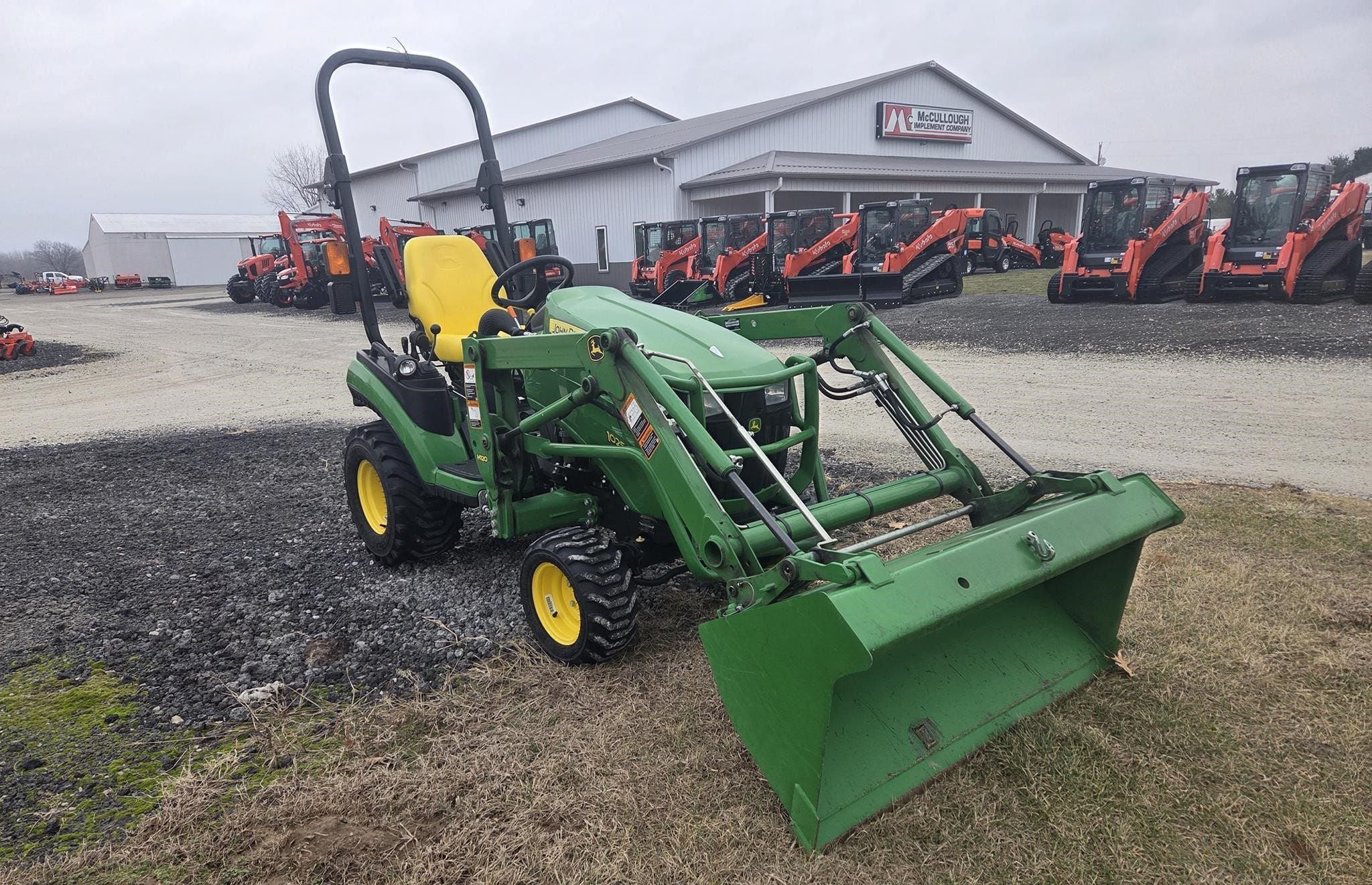 2017 John Deere 1025R Equipment Image0