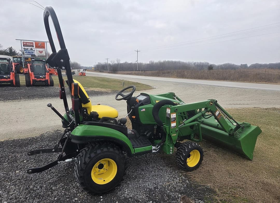 Image of John Deere 1025R Primary Image
