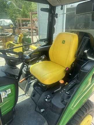 Image of John Deere 1025R equipment image 3