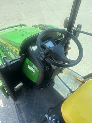 Image of John Deere 1025R equipment image 4