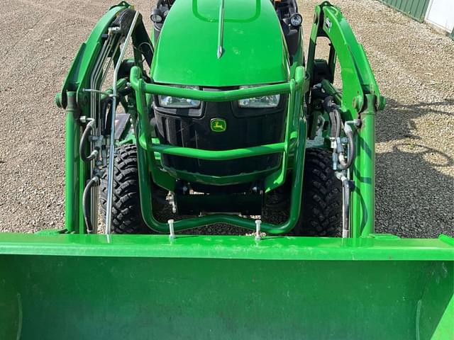 Image of John Deere 1025R equipment image 4