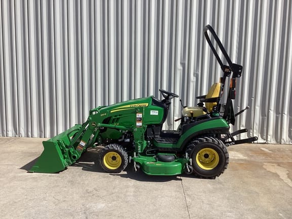 2023 John Deere 1025R Equipment Image0