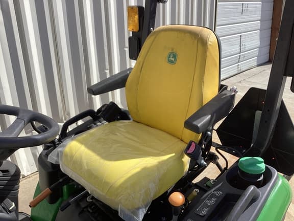 Image of John Deere 1025R equipment image 4