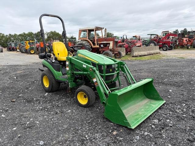 Image of John Deere 1025R equipment image 4
