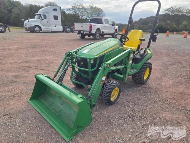 Image of John Deere 1025R equipment image 2