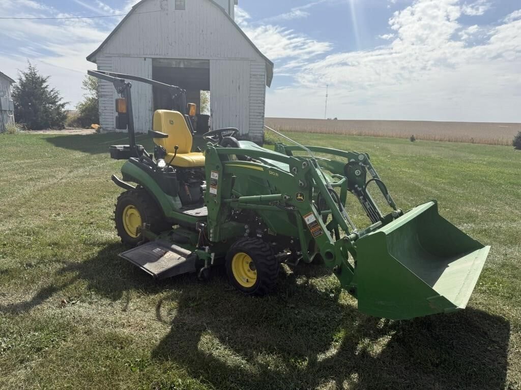 John Deere 1025R Equipment Image0