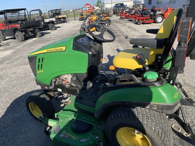 Image of John Deere 1025R equipment image 4