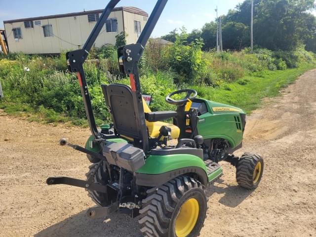 Image of John Deere 1025R equipment image 4