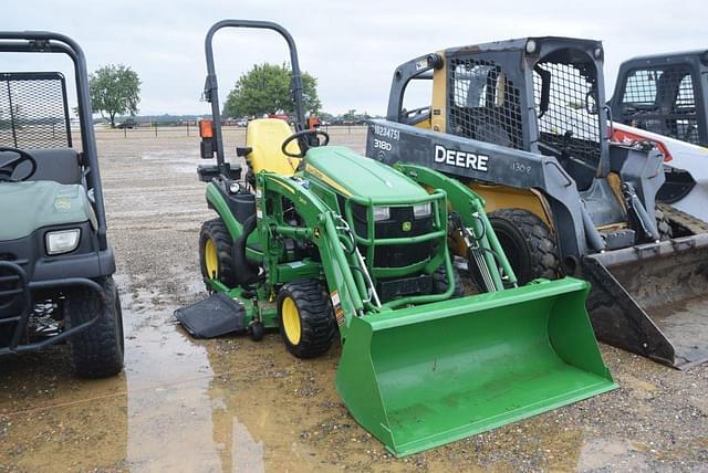 Image of John Deere 1025R equipment image 3