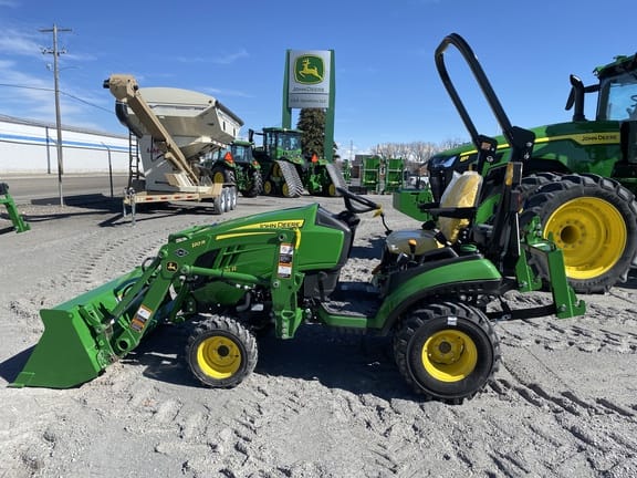 John Deere 1025R Equipment Image0