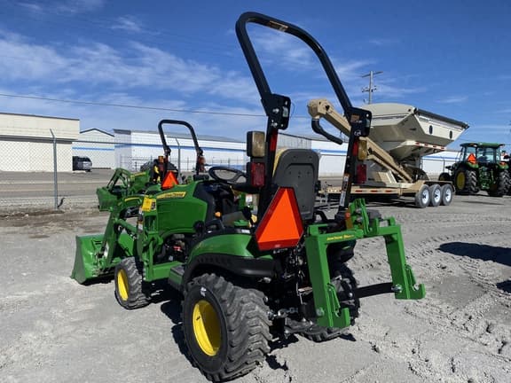 Image of John Deere 1025R equipment image 4