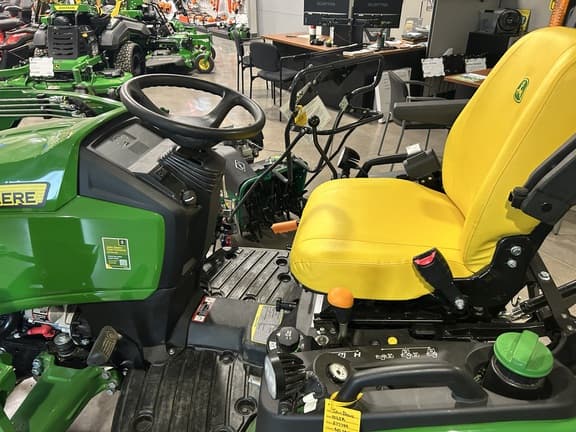Image of John Deere 1025R equipment image 3