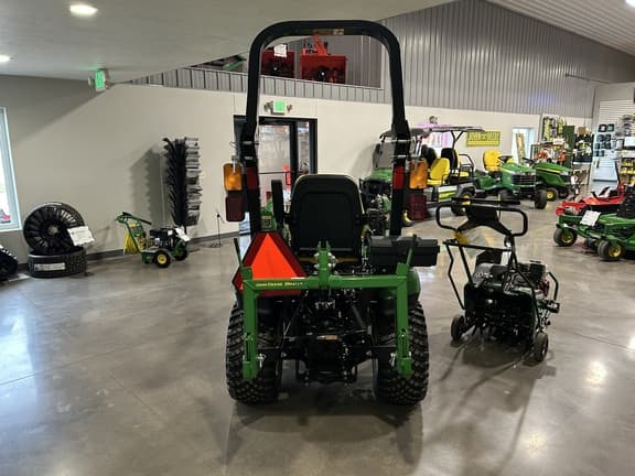 Image of John Deere 1025R equipment image 4