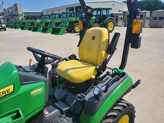 Image of John Deere 1025R equipment image 4