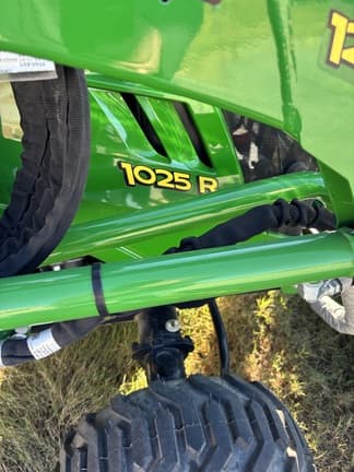 Image of John Deere 1025R equipment image 2