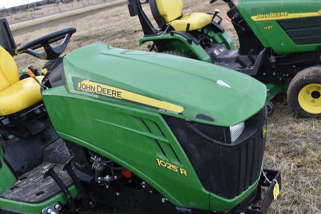 Image of John Deere 1025R equipment image 3