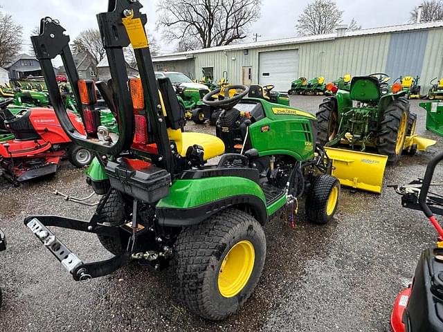 Image of John Deere 1025R equipment image 2