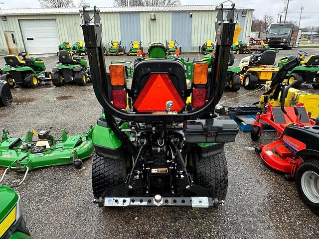 Image of John Deere 1025R equipment image 4