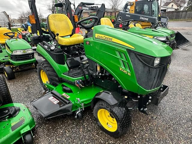 Image of John Deere 1025R equipment image 3