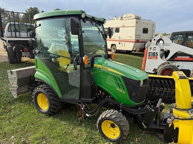 Image of John Deere 1025R equipment image 4