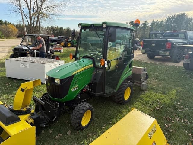 Image of John Deere 1025R equipment image 1