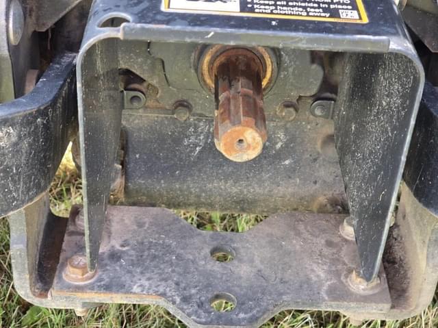 Image of John Deere 1025R equipment image 2