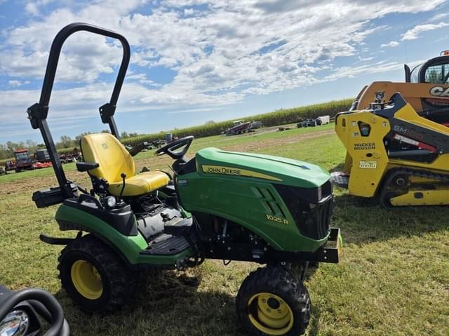 Image of John Deere 1025R equipment image 3