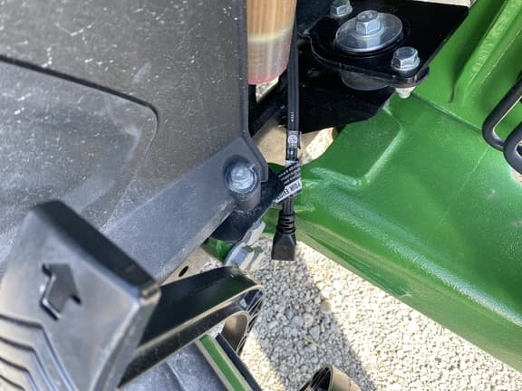 Image of John Deere 1025R equipment image 4