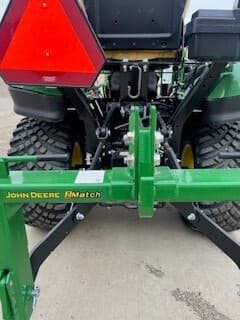 Image of John Deere 1025R equipment image 3