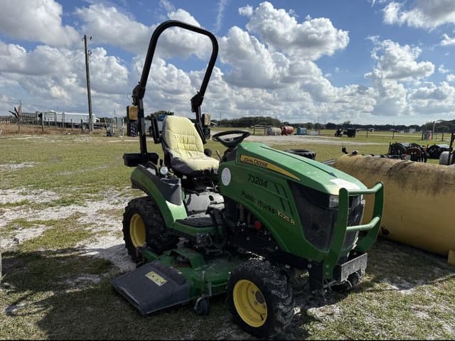 Image of John Deere 1025R equipment image 1