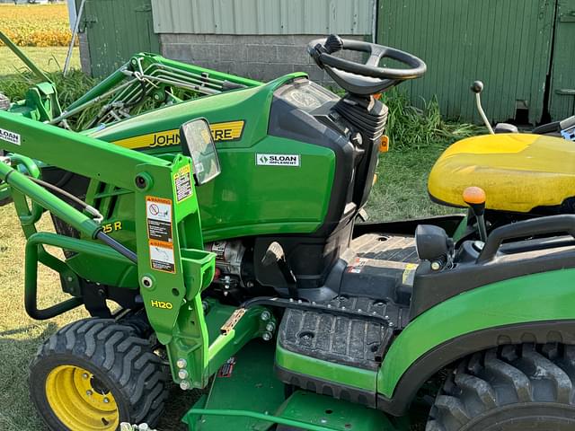 Image of John Deere 1025R equipment image 4