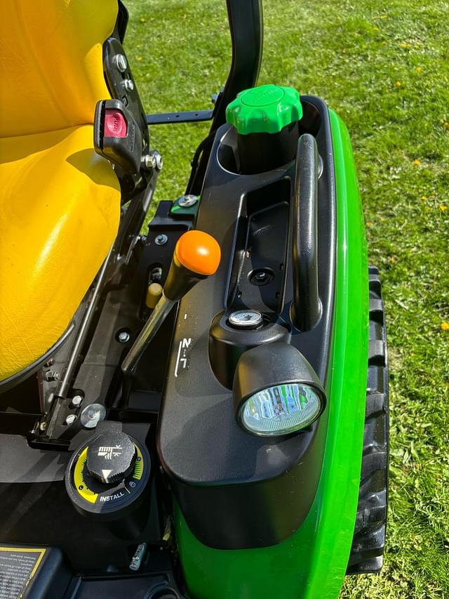 Image of John Deere 1025R equipment image 3