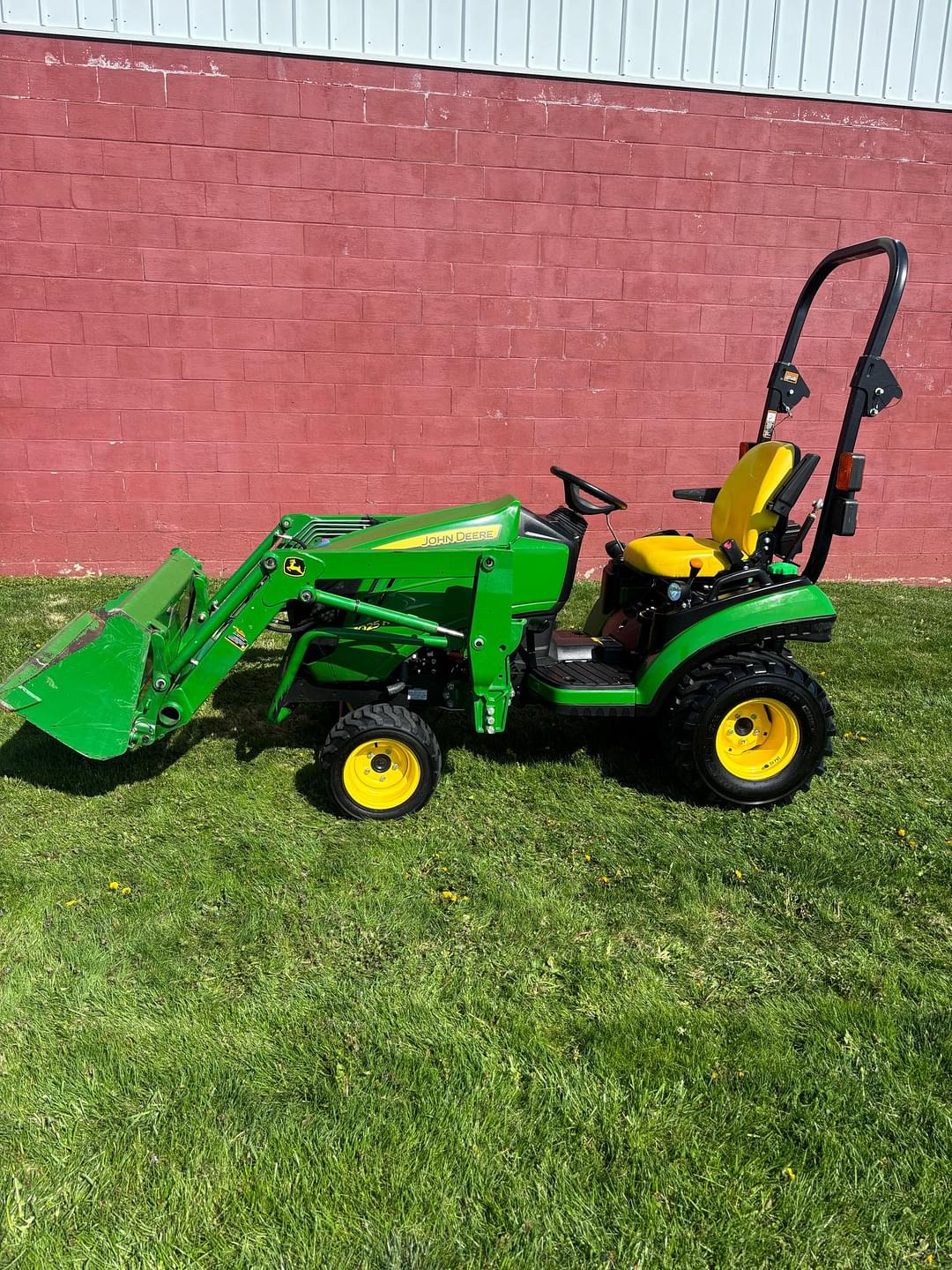 Image of John Deere 1025R Primary image