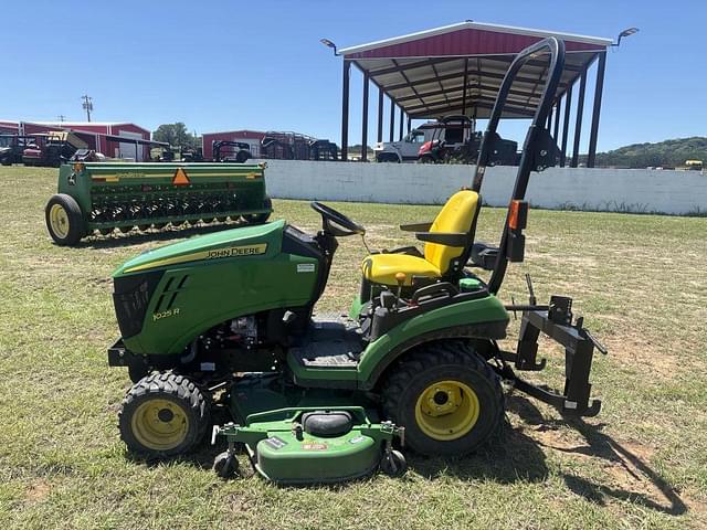 Image of John Deere 1025R equipment image 1