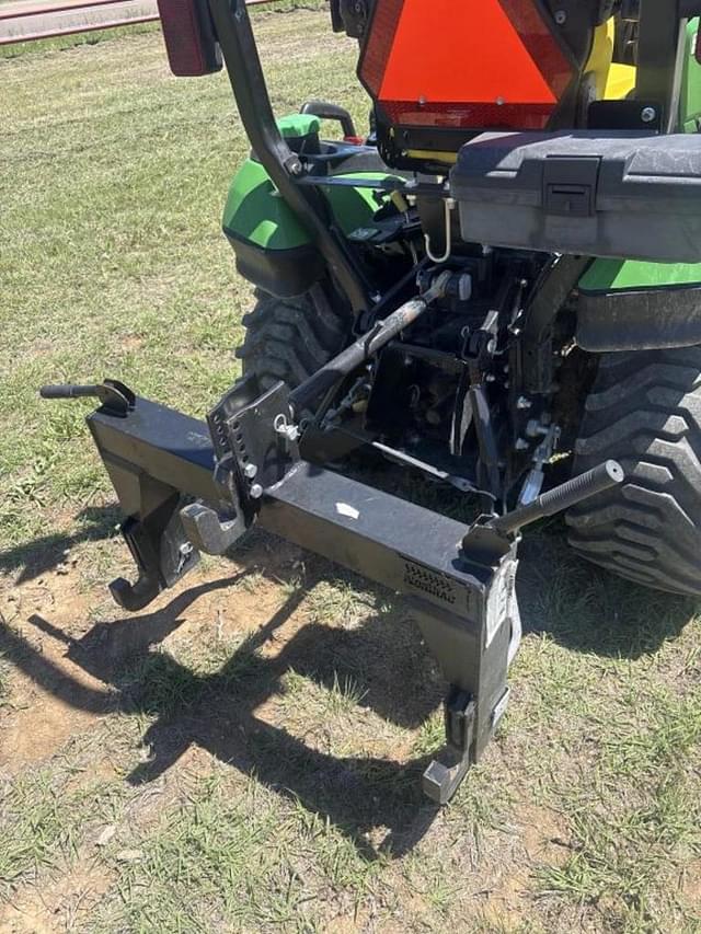Image of John Deere 1025R equipment image 4