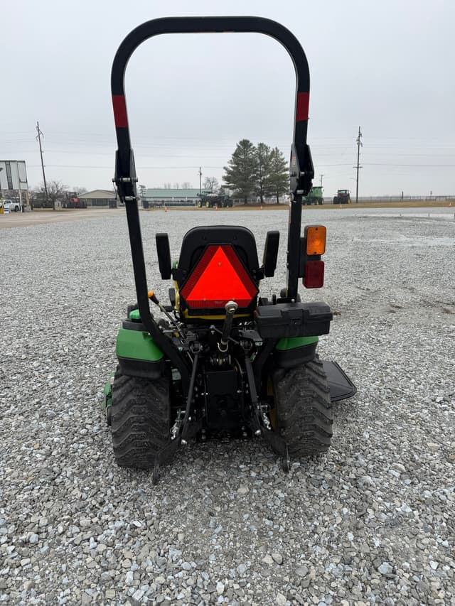 Image of John Deere 1025R equipment image 4