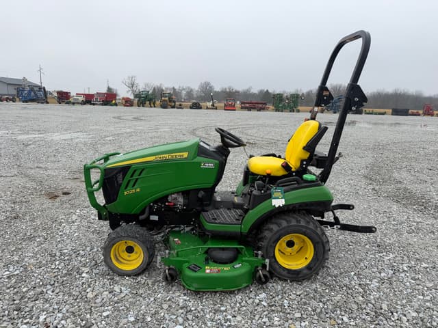 Image of John Deere 1025R equipment image 2
