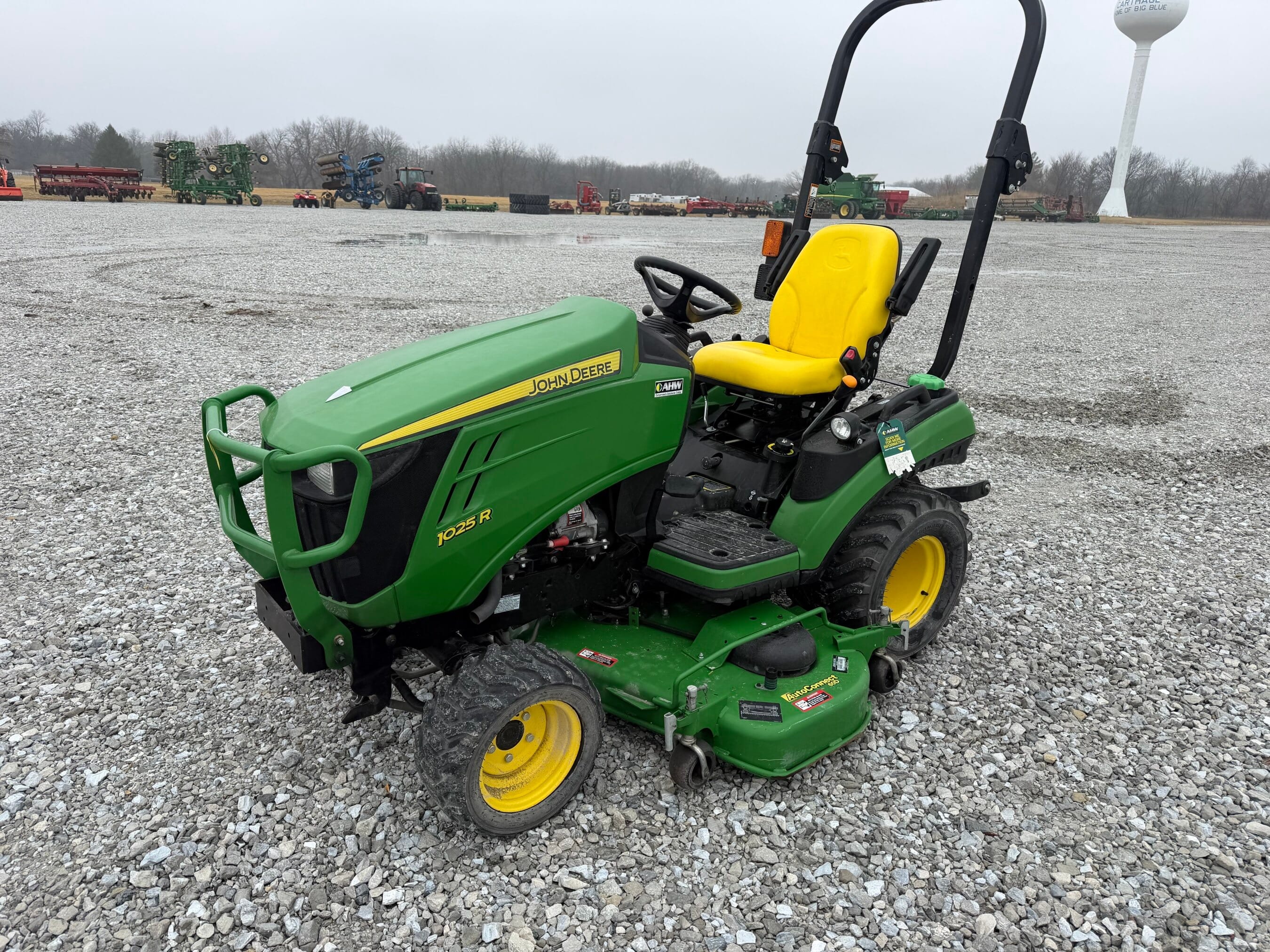 2014 John Deere 1025R Equipment Image0