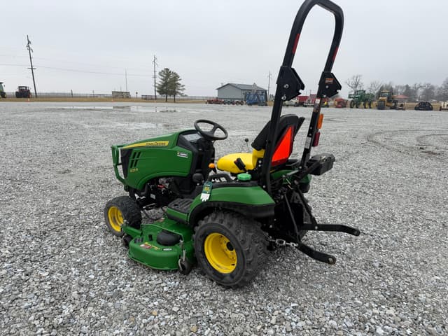 Image of John Deere 1025R equipment image 3