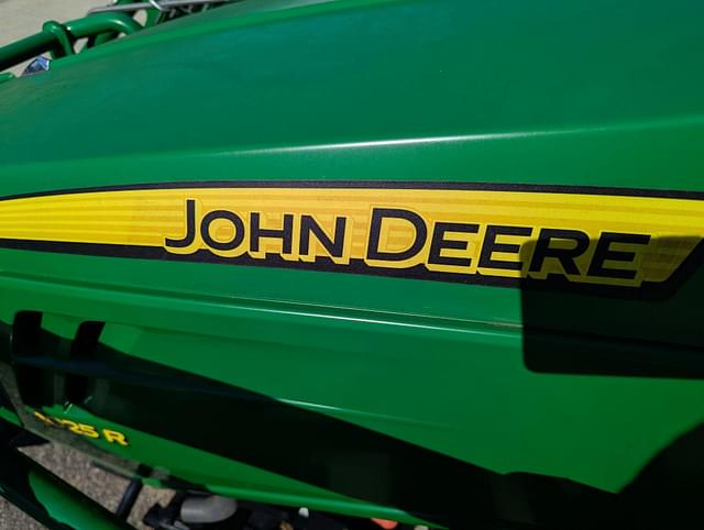 Image of John Deere 1025R equipment image 3