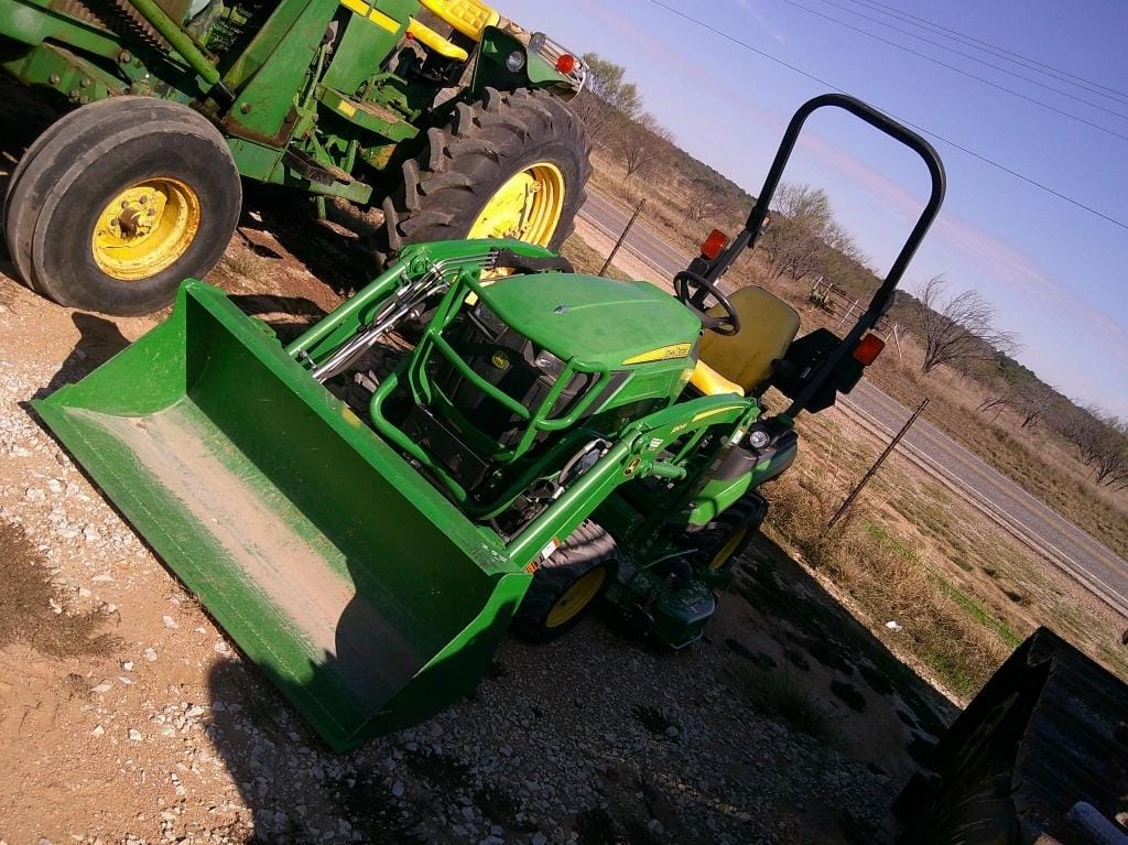 John Deere 1025R Equipment Image0