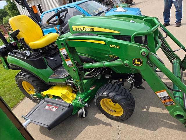 Image of John Deere 1025R equipment image 2