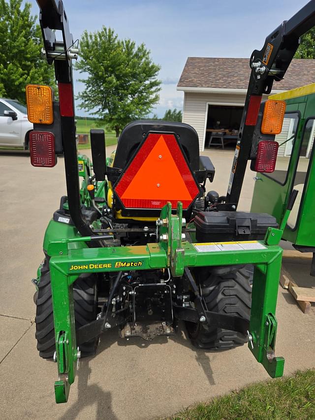Image of John Deere 1025R equipment image 3