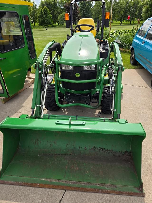 Image of John Deere 1025R equipment image 1