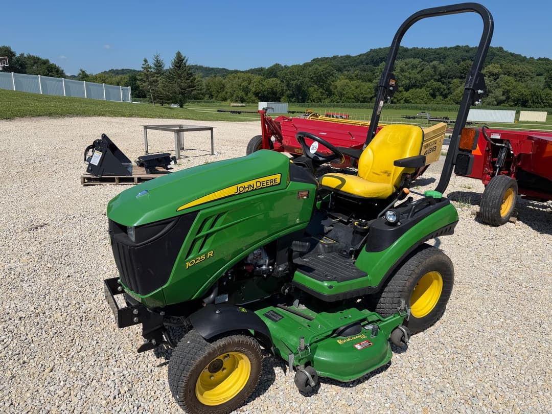 Image of John Deere 1025R Primary image