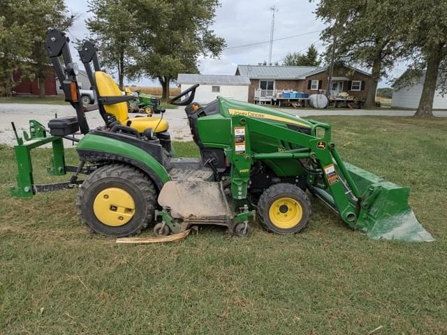 Image of John Deere 1026R equipment image 4